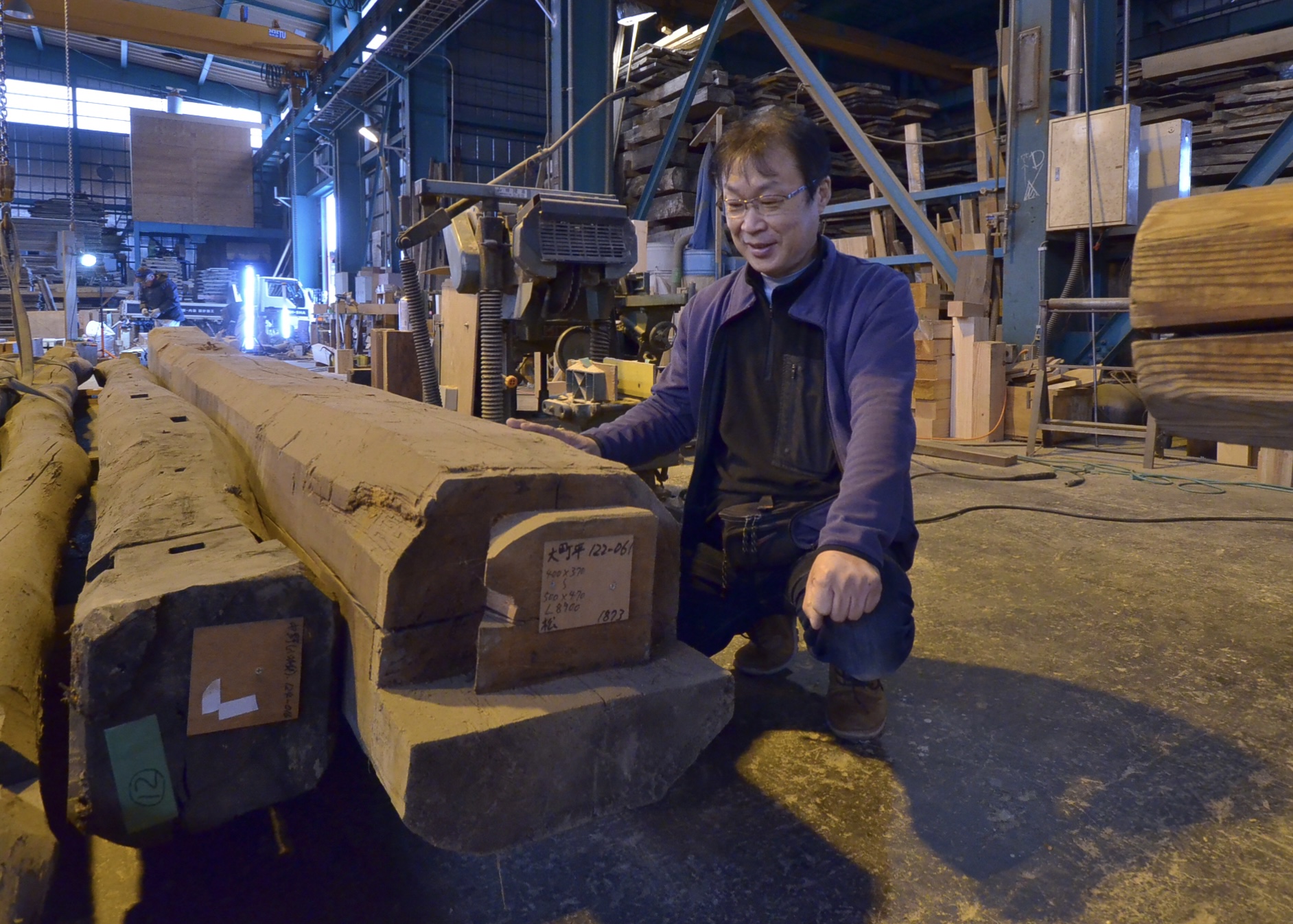 古木5000本の大町倉庫で、3年前に解体した棟木との奇跡の再会のサムネイル